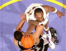 PG电子官网入口-篮球比赛激烈对抗，选手拼尽全力