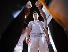 PG电子官网-包含太阳主帅盛赞布克表现，全场得分达到分的词条