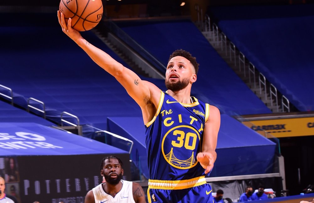 PG游戏官网登录入口-凯大仙寂寞无边,詹皇绝地复仇